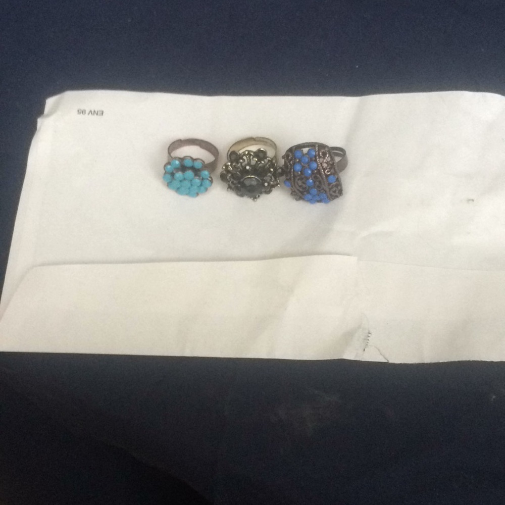 New 3 piece lot of adjustable rings (Tblb)